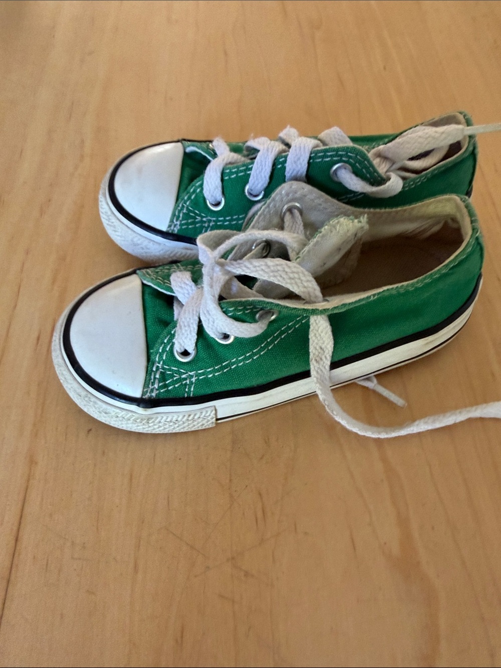 Converse Kids Green Canvas Low-Top Sneakers with White Accents - Picture 4 of 6